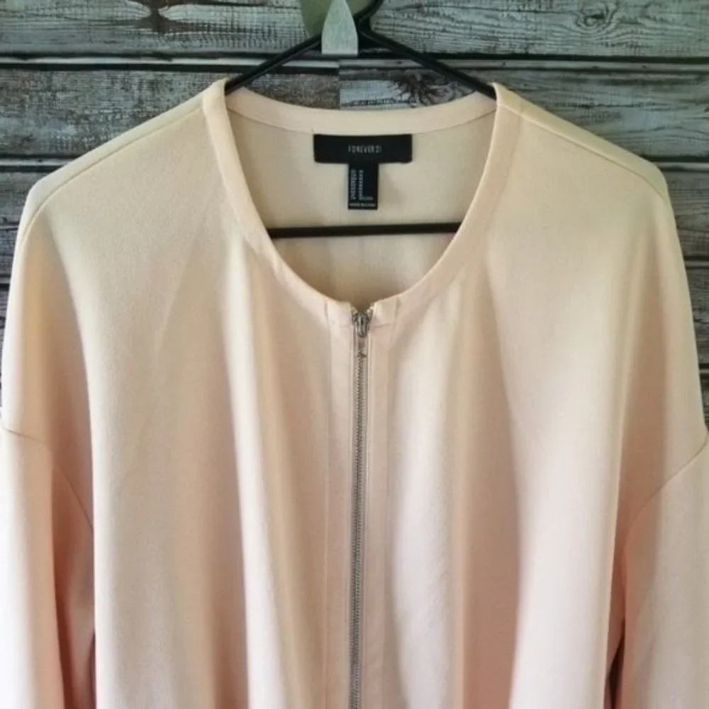 Forever 21 Full-Zip Lightweight Jacket Size M‎